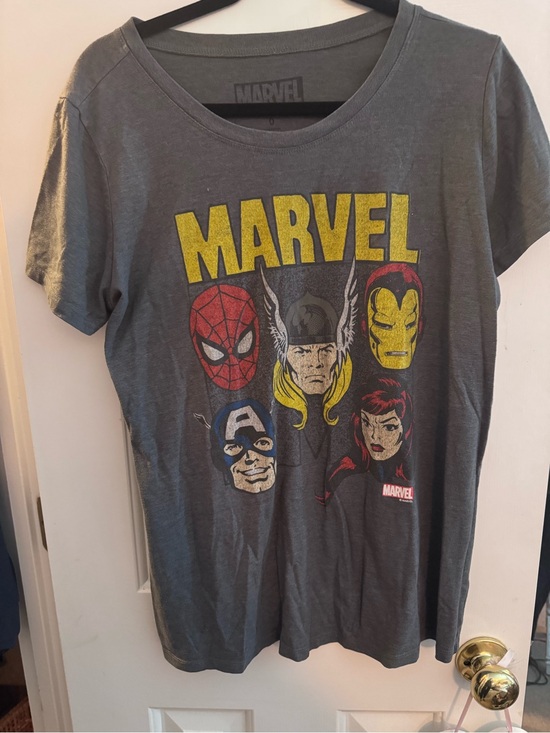 Marvel Tops - Marvel x Torrid Women’s Tee Gray Size 0 (12)